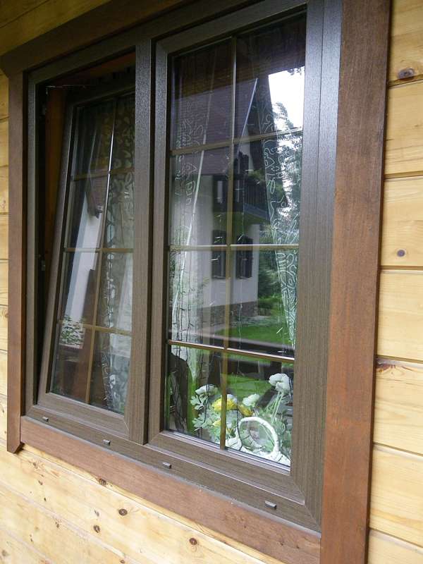 Установка пластиковых окон в деревянном доме от профессионалов